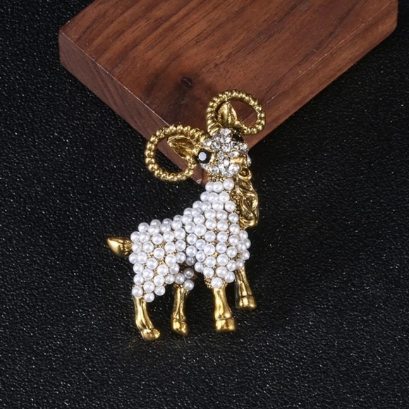 Gold-plated Crystal Pearl goat/sheep brooch necklace BOGO - Picture 9 of 16